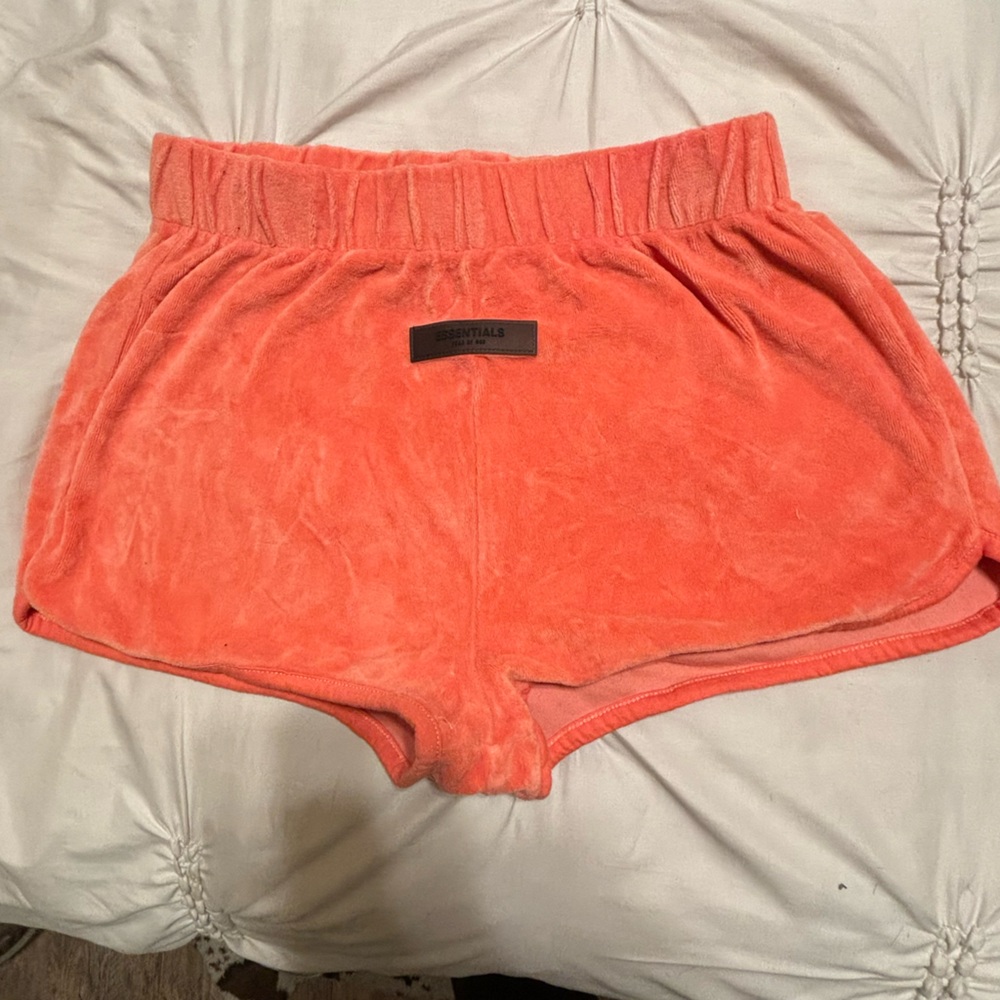 ESSENTIALS shorts